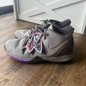Nike Kyrie 5 Graffiti Youth Gray/Multicolor Basketball Athletic Shoes Size 7Y